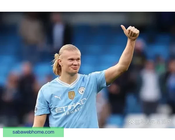 哈兰德久违戴帽手捧比赛用球晒照：这是个不错的周六